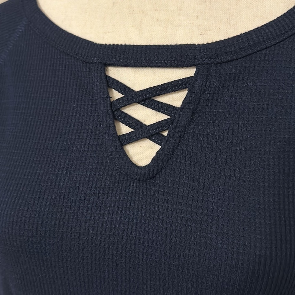 Sonoma Goods For Life Criss Cross Front Short Sleeve Tee Size Large - Picture 3 of 17